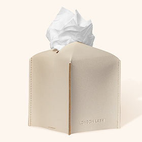 <p>TISSUE BOX</p>