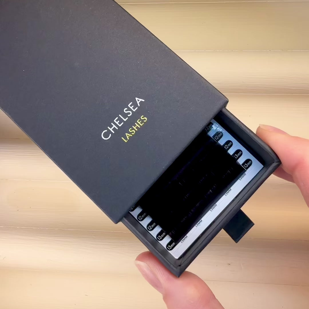 Mega Volume Chelsea Lashes 0.05