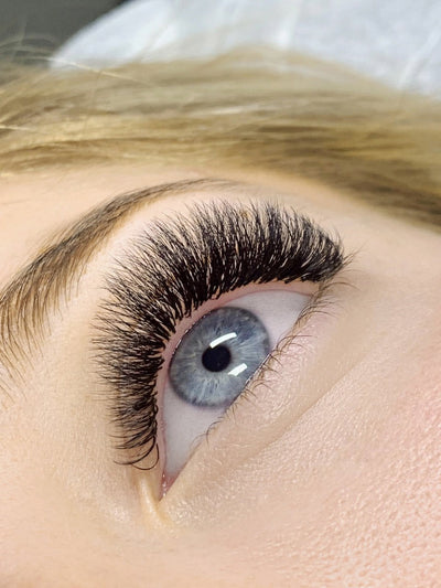 Wispy Volume Lashes by Andreea Ghigheci