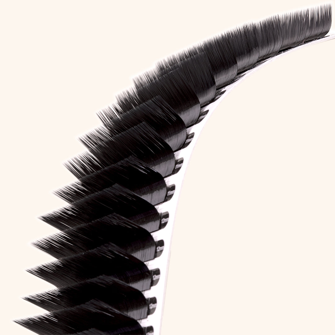 Volume Mayfair Lashes in 0.07